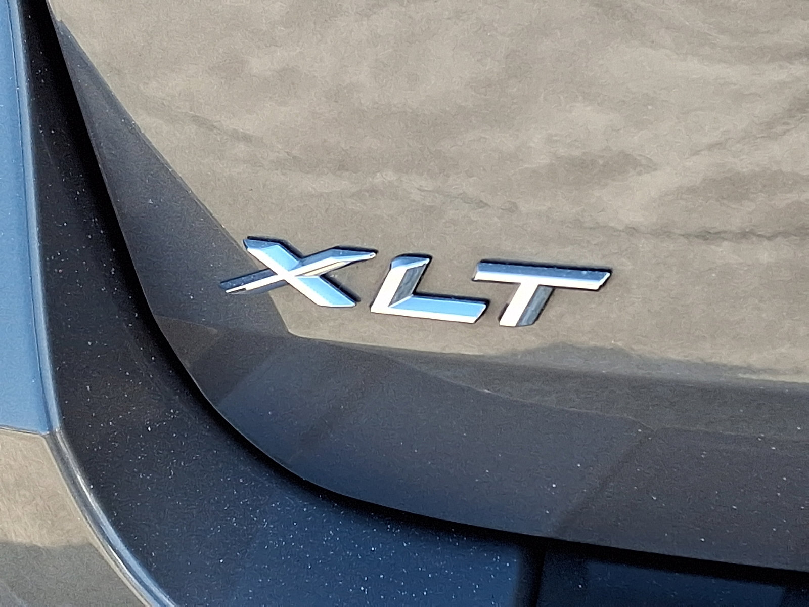 Certified 2023 Ford Explorer XLT w/ Equipment Group 202A AWD/4WD image 33