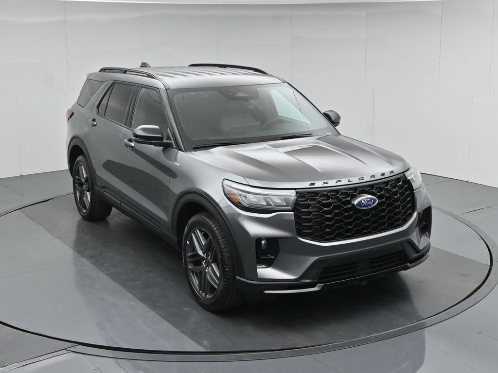 Certified 2025 Ford Explorer ST-Line w/ ST-Line Street Pack AWD/4WD image 40
