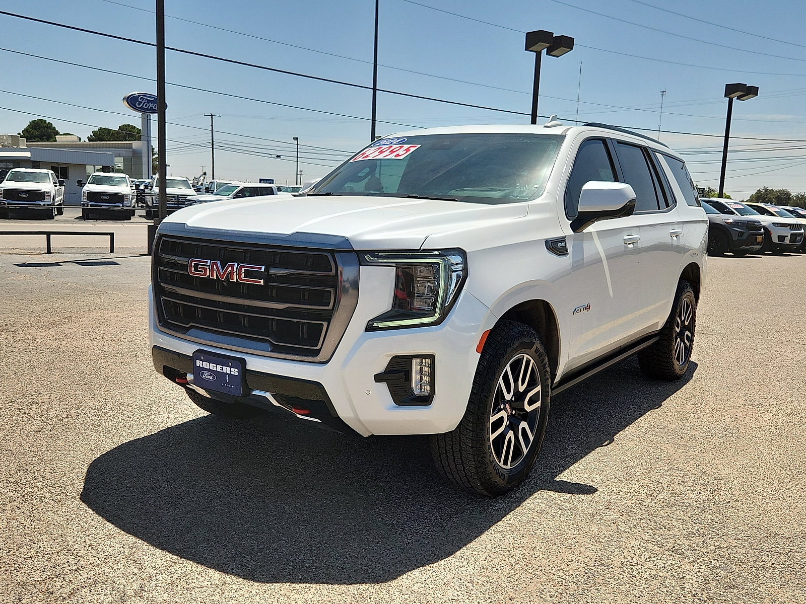 Used 2024 GMC Yukon AT4 w/ Technology Package AWD/4WD image 3