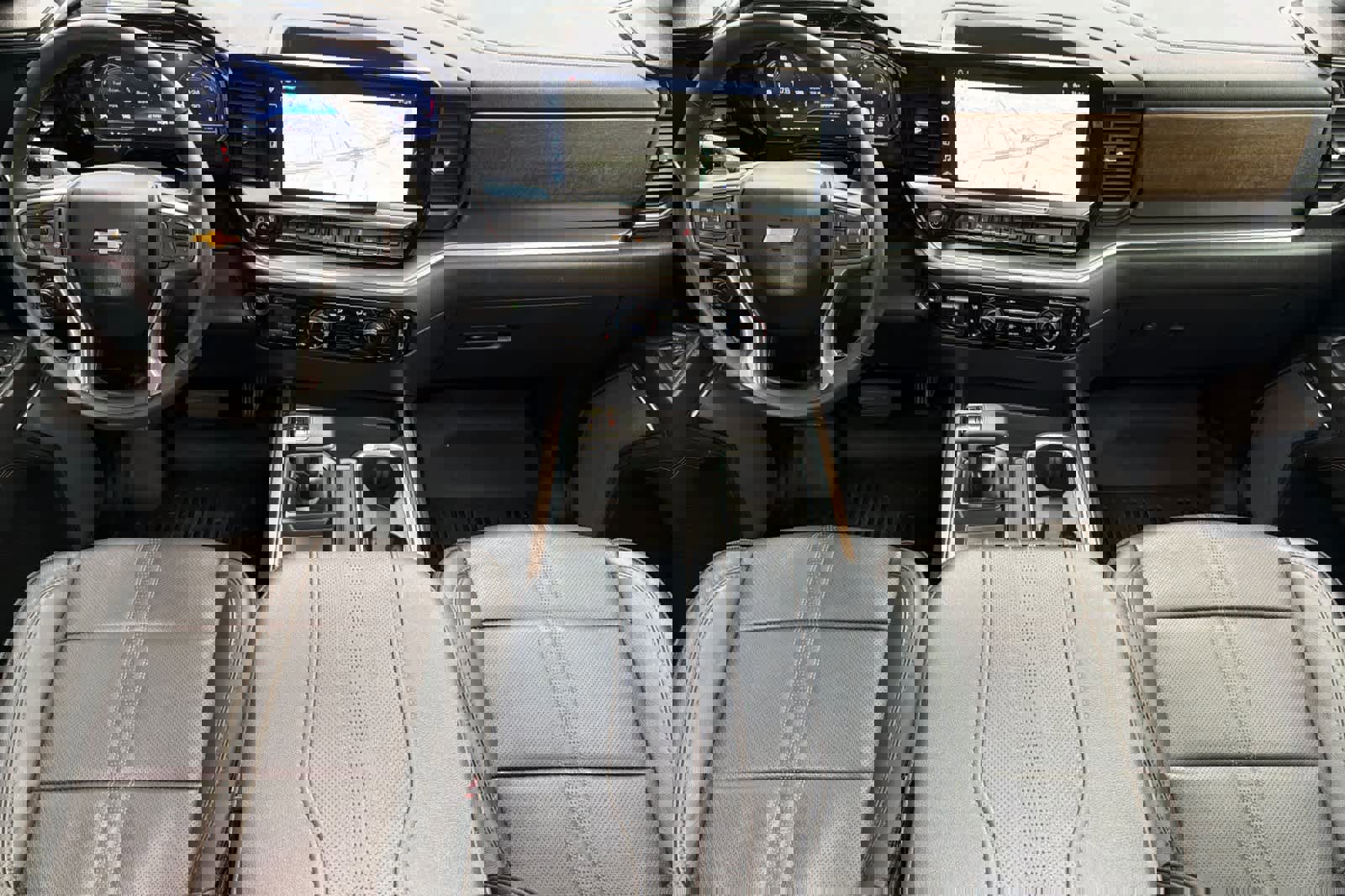 Used 2023 Chevrolet Silverado 1500 High Country w/ Technology Package image 9