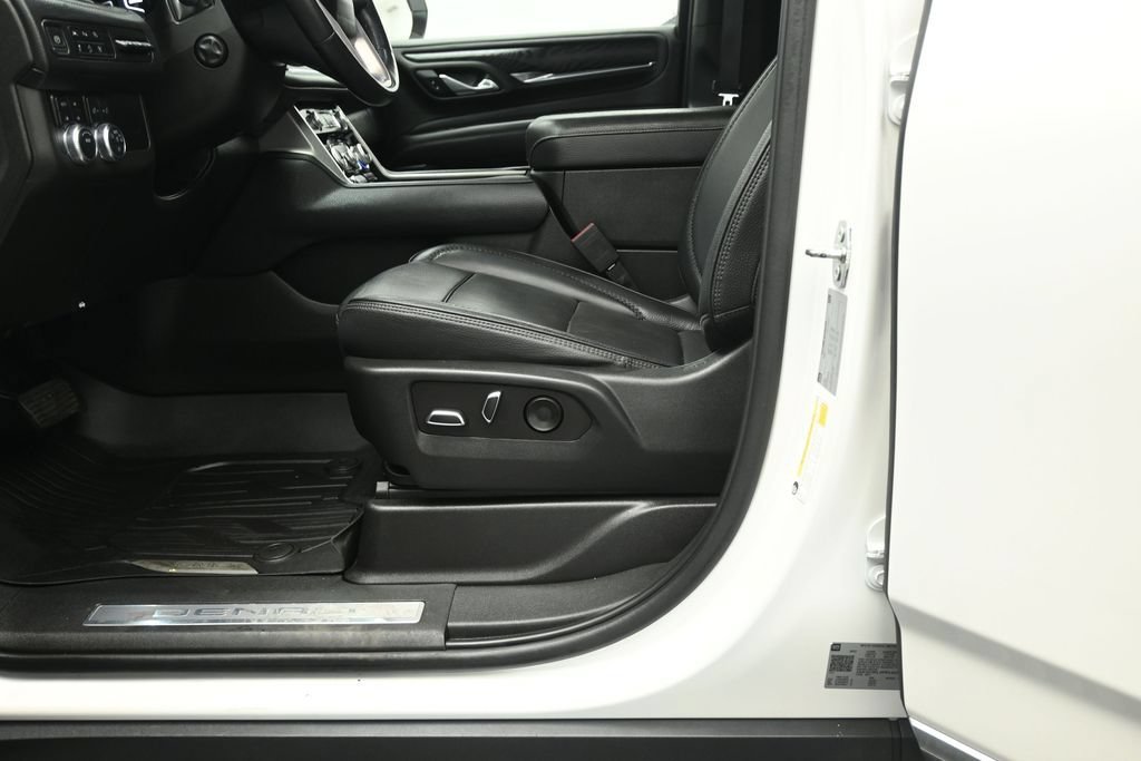 Used 2023 GMC Yukon XL Denali AWD/4WD image 8