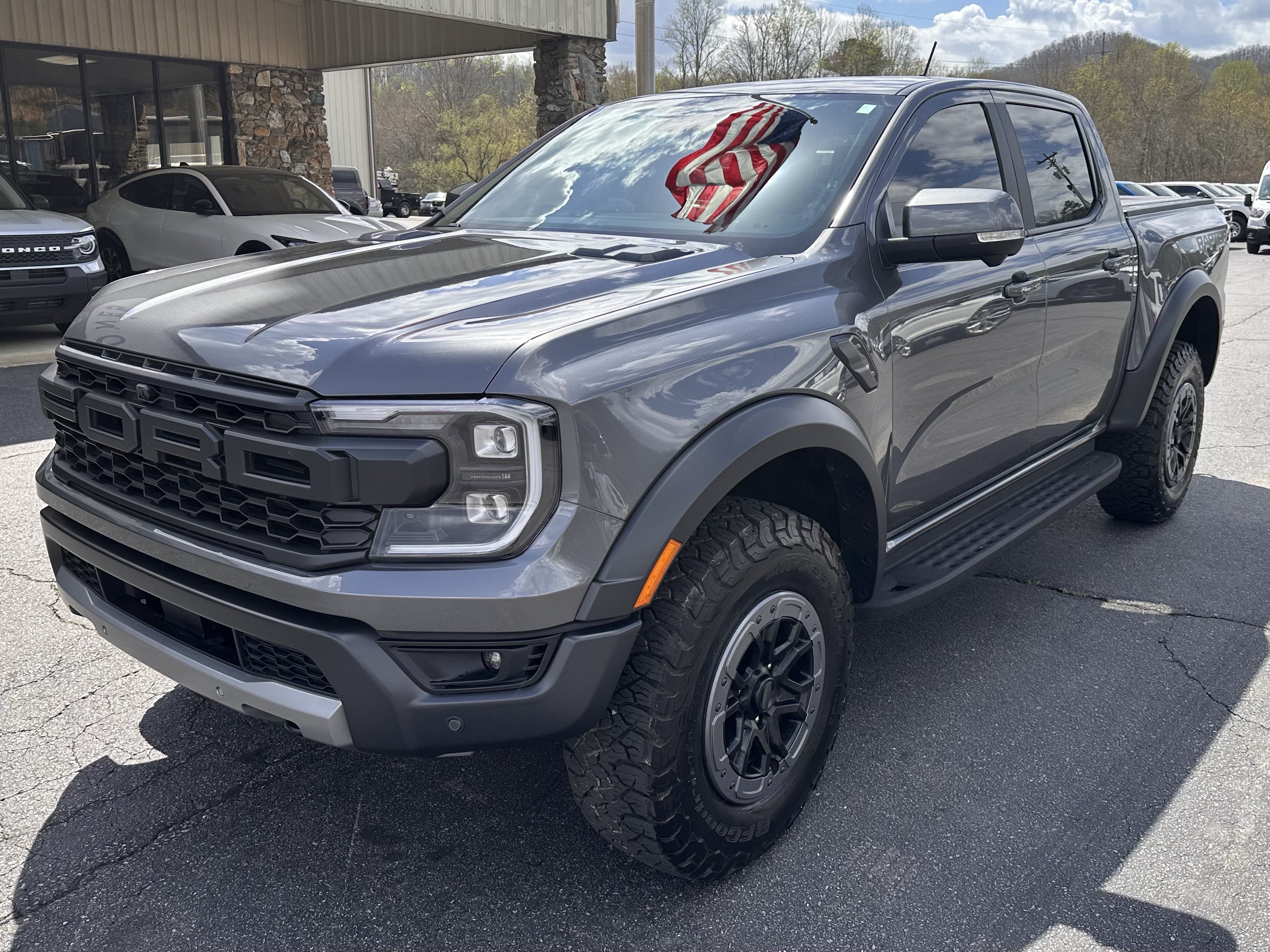 Certified 2025 Ford Ranger Raptor AWD/4WD image 2