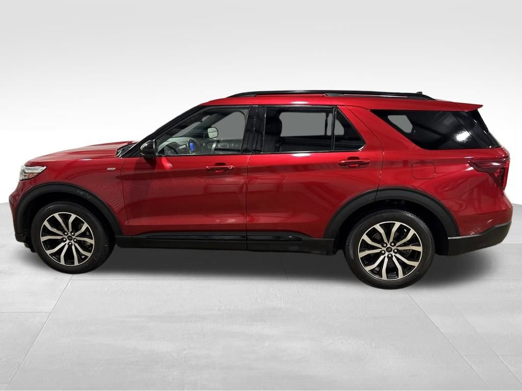 Certified 2022 Ford Explorer ST-Line w/ Class IV Trailer Tow Package image 2