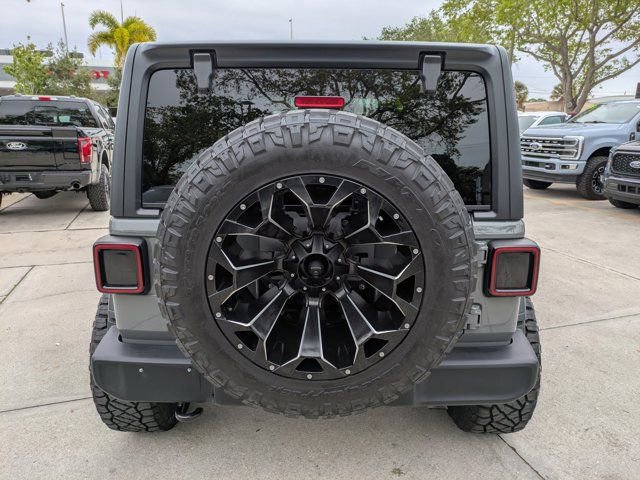 Used 2020 Jeep Wrangler Sport image 3