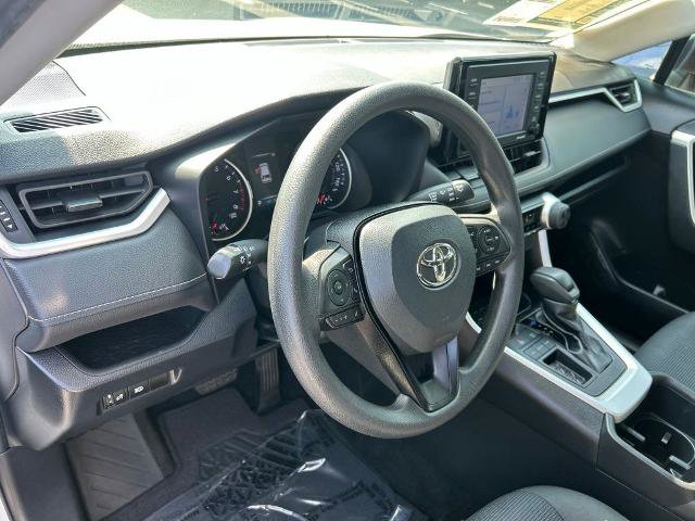 Used 2022 Toyota RAV4 LE FWD image 20