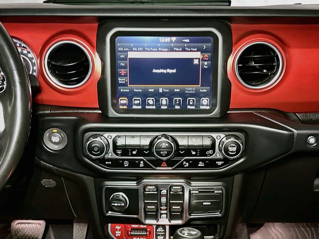 Used 2022 Jeep Wrangler Unlimited Rubicon w/ Cold Weather Group AWD/4WD image 14