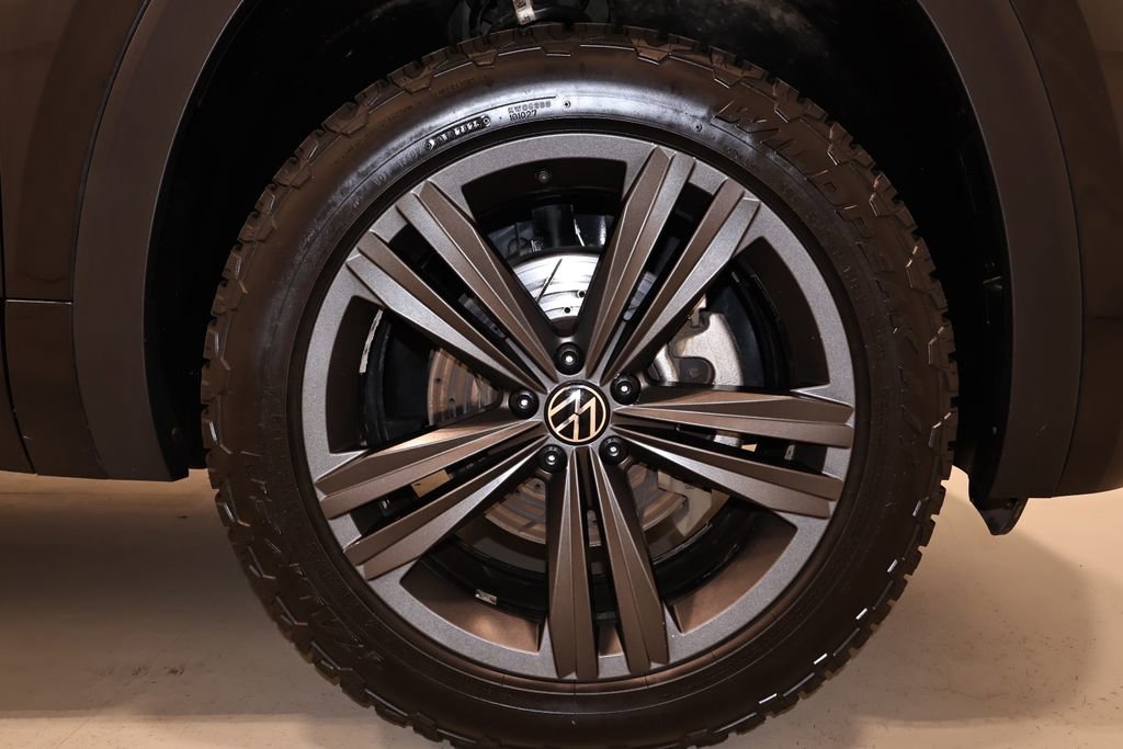 Used 2022 Volkswagen Atlas SEL R-Line AWD/4WD image 44