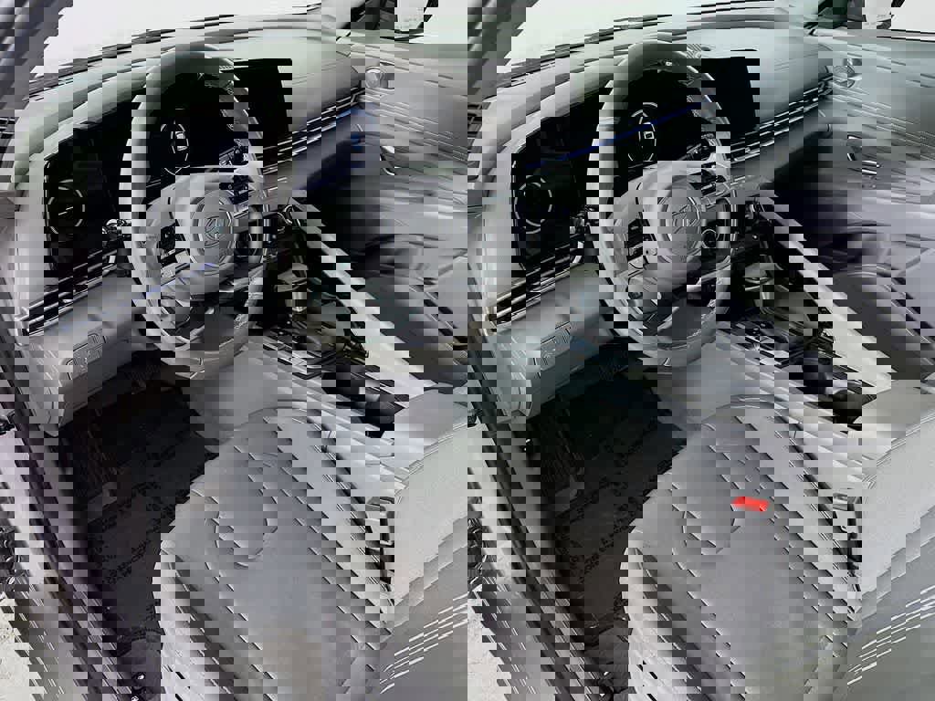 Used 2025 Hyundai Elantra SEL image 9