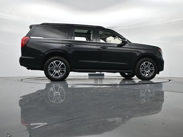 Certified 2025 Ford Expedition Active AWD/4WD image 38