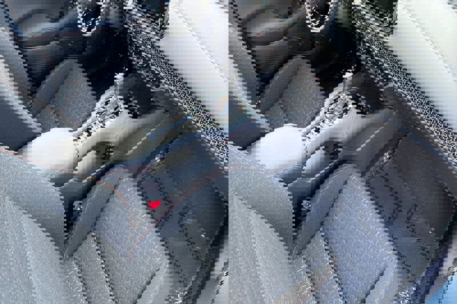 Used 2025 Honda HR-V Sport image 16