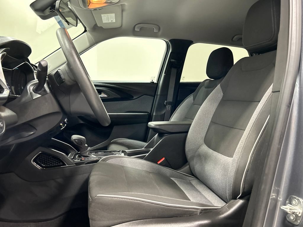 Used 2022 Chevrolet TrailBlazer LT FWD image 11