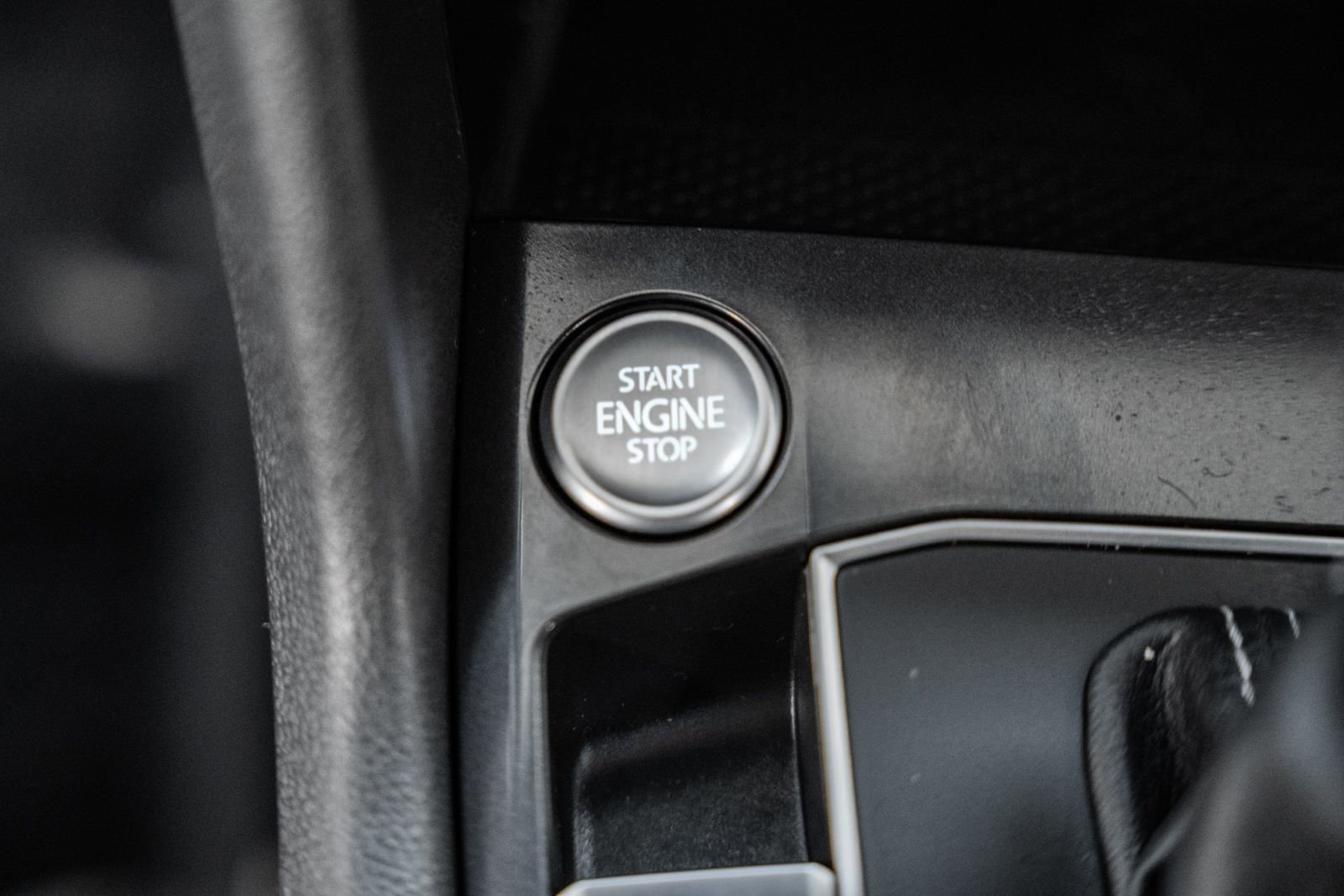 Used 2021 Volkswagen Tiguan SE R-Line image 29