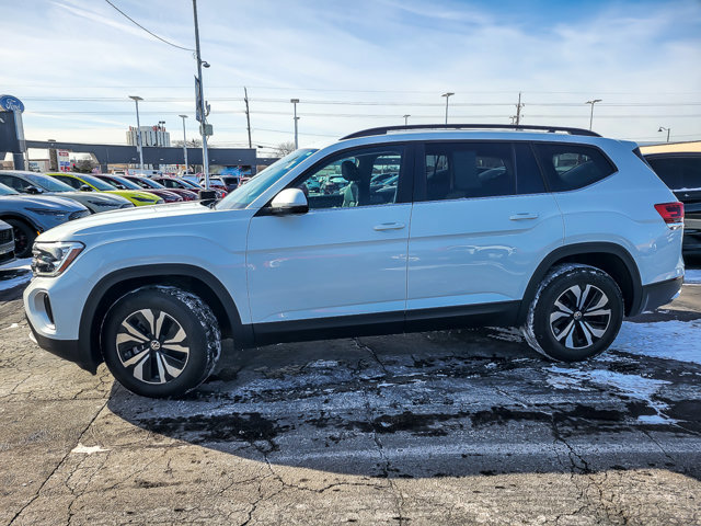 Used 2025 Volkswagen Atlas SE image 3