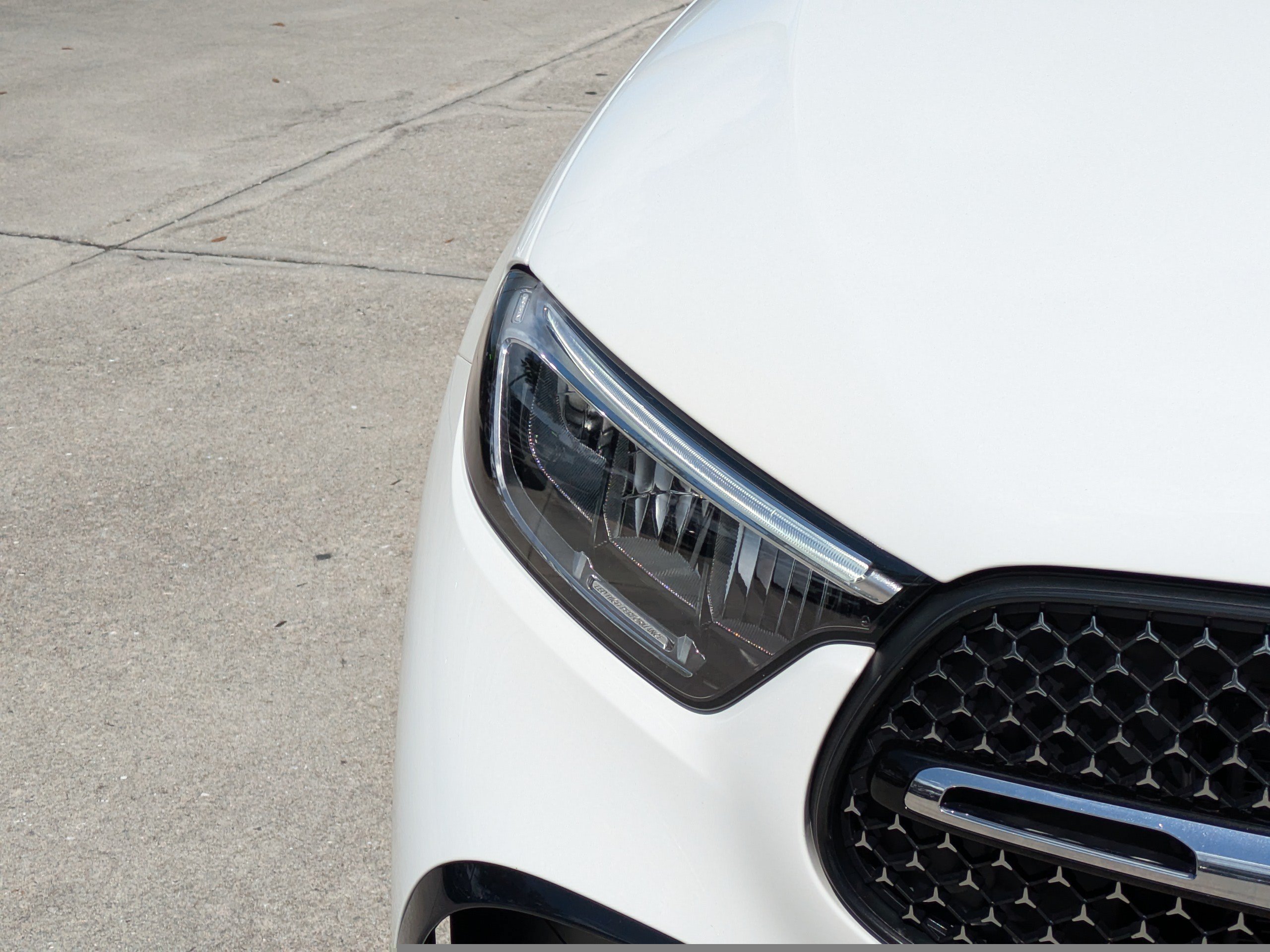 Used 2025 Mercedes-Benz GLC 300 4MATIC image 9