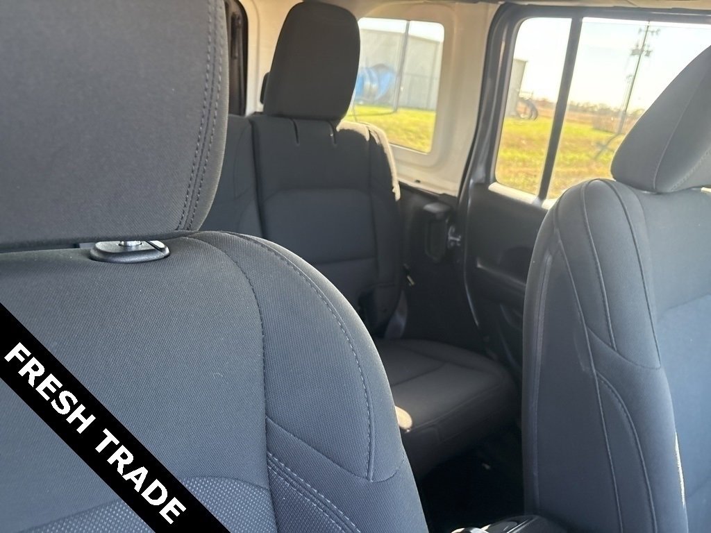 Used 2018 Jeep Wrangler Unlimited Sport image 7