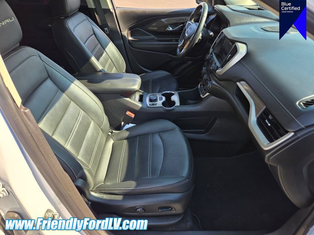 Used 2022 GMC Terrain Denali w/ Denali Premium Package AWD/4WD image 16