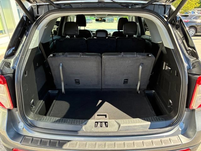 Certified 2023 Ford Explorer XLT w/ Equipment Group 202A AWD/4WD image 11