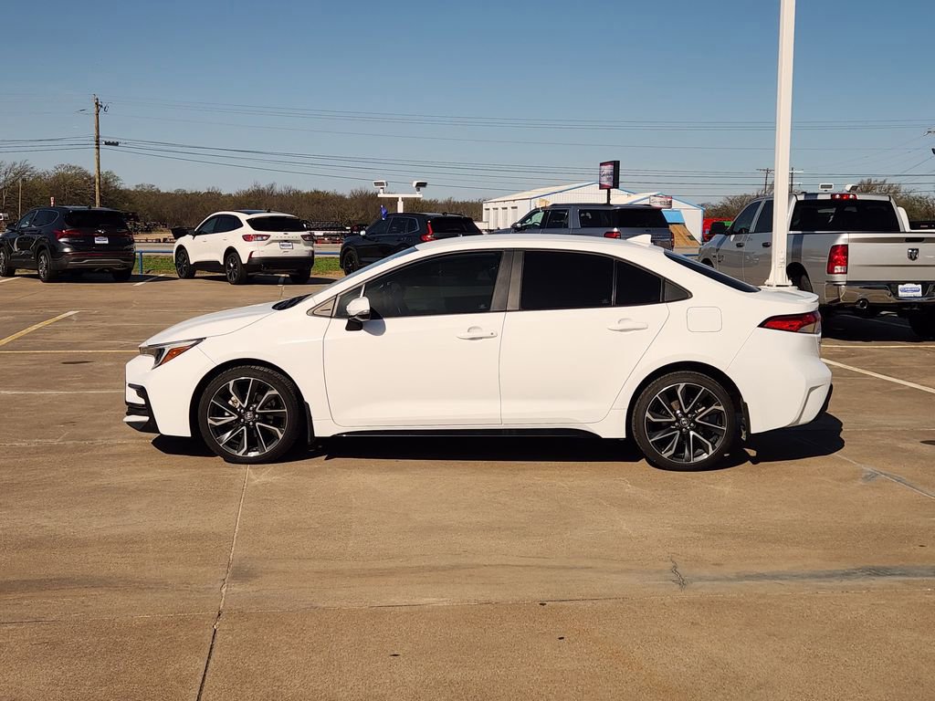 Used 2023 Toyota Corolla SE image 2