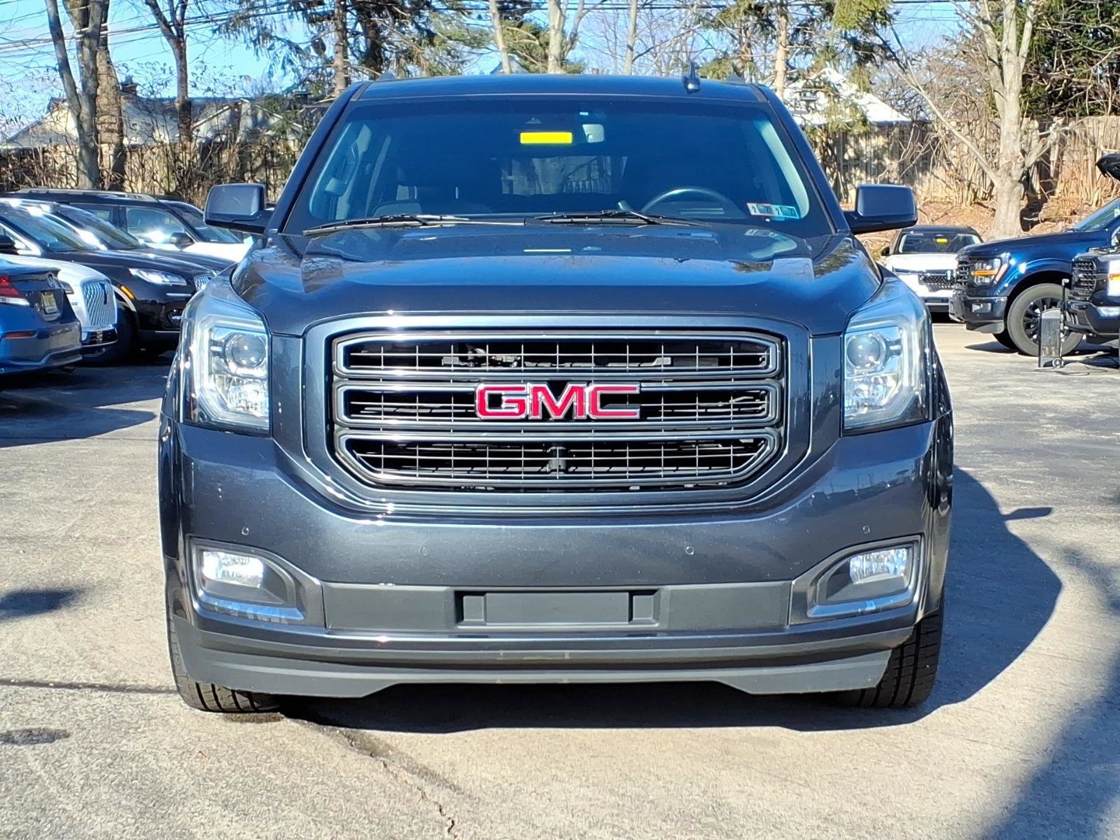 Used 2019 GMC Yukon XL SLT w/ Graphite Performance Edition image 8