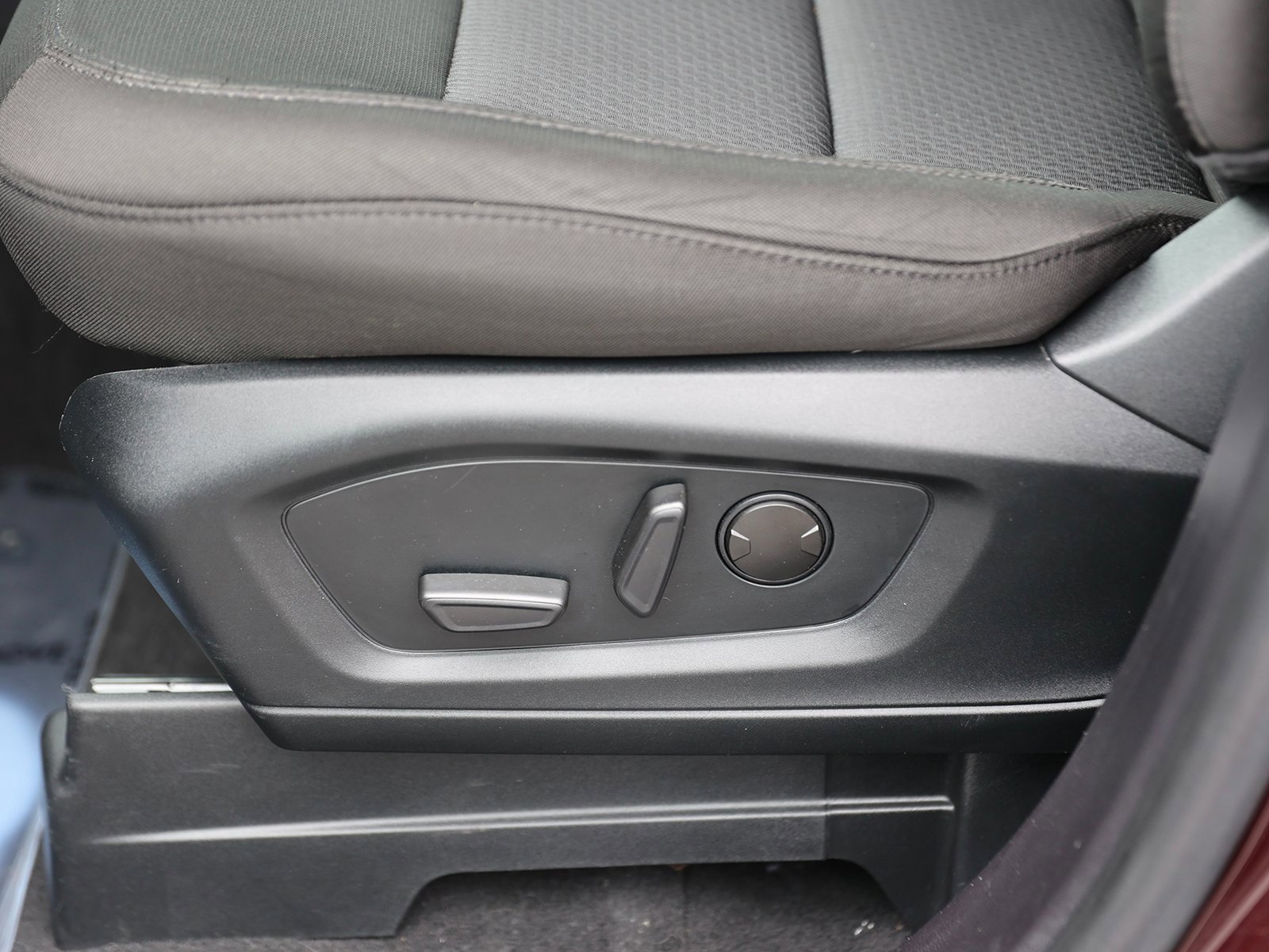 Certified 2022 Ford Explorer XLT w/ Class IV Trailer Tow Package image 21