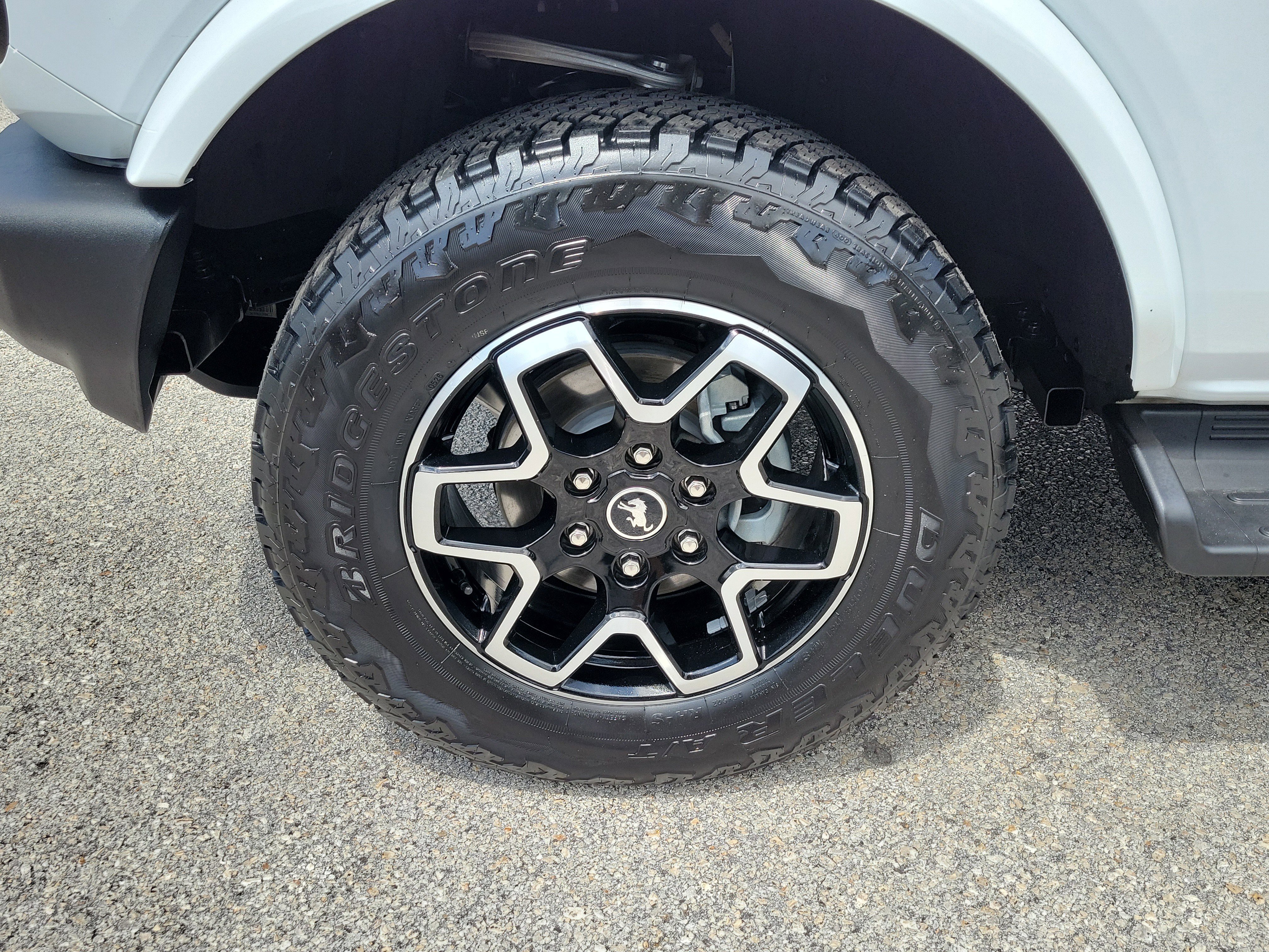 Certified 2025 Ford Bronco Outer Banks AWD/4WD image 5