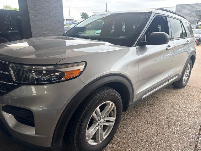 Certified 2023 Ford Explorer XLT RWD image 1