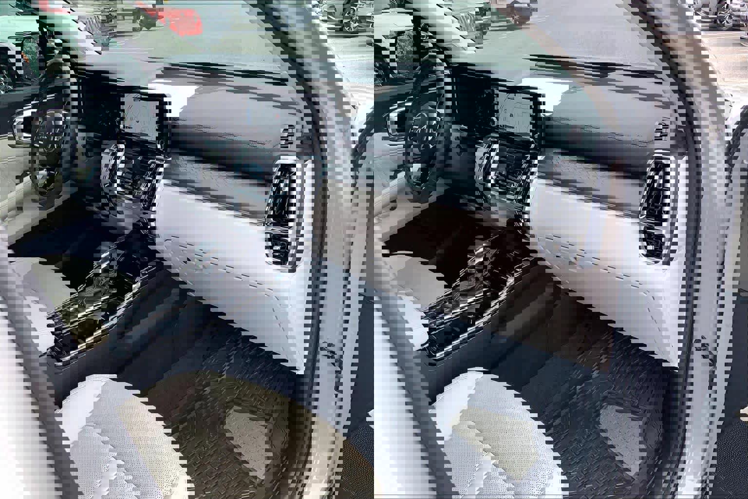 Used 2023 Kia Sorento SX image 18