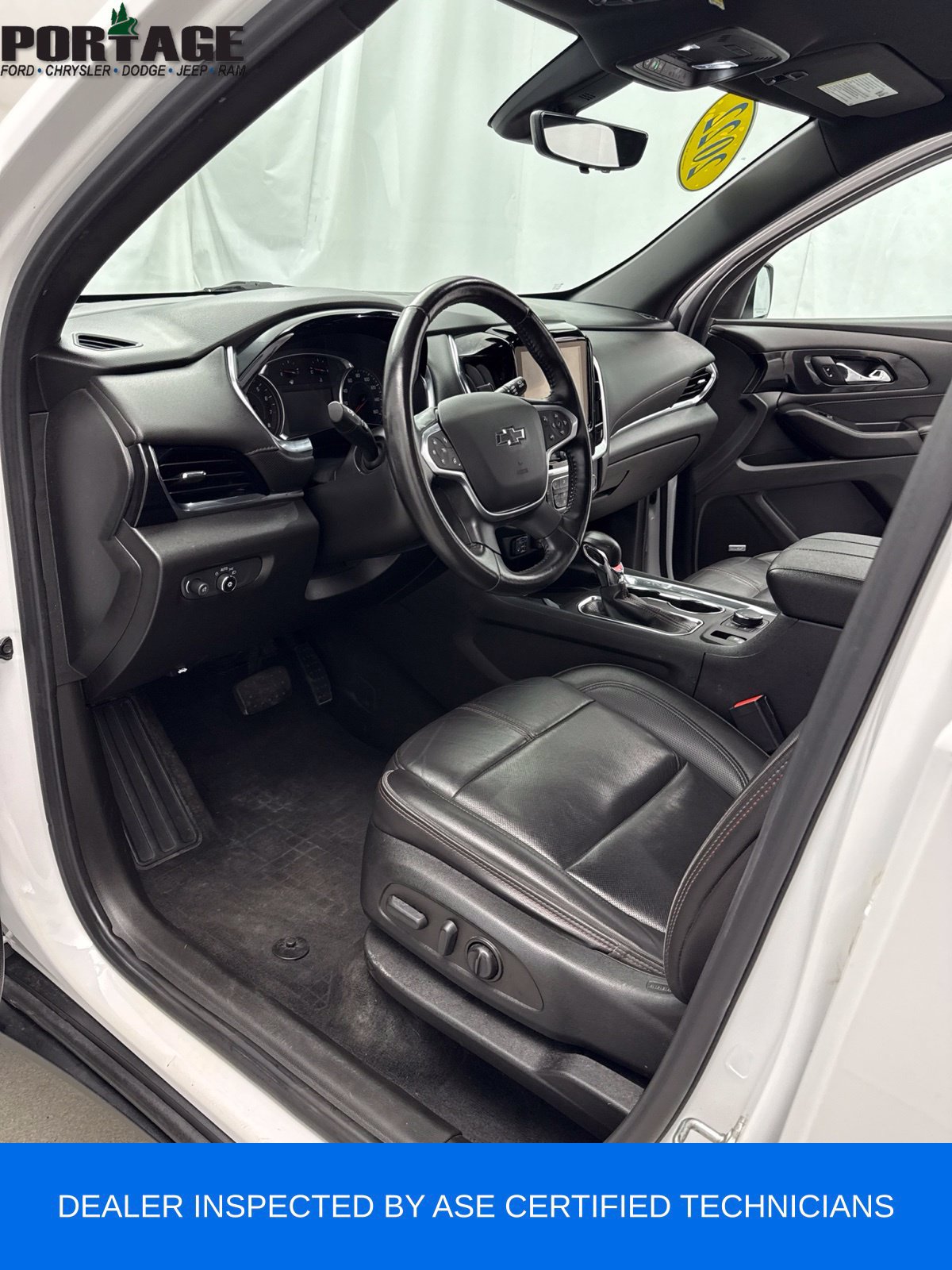 Used 2022 Chevrolet Traverse RS w/ LPO, Floor Liner Package AWD/4WD image 9