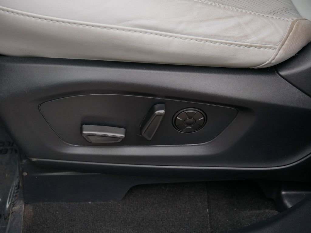 Certified 2025 Ford Explorer Platinum w/ Ultimate Package image 16