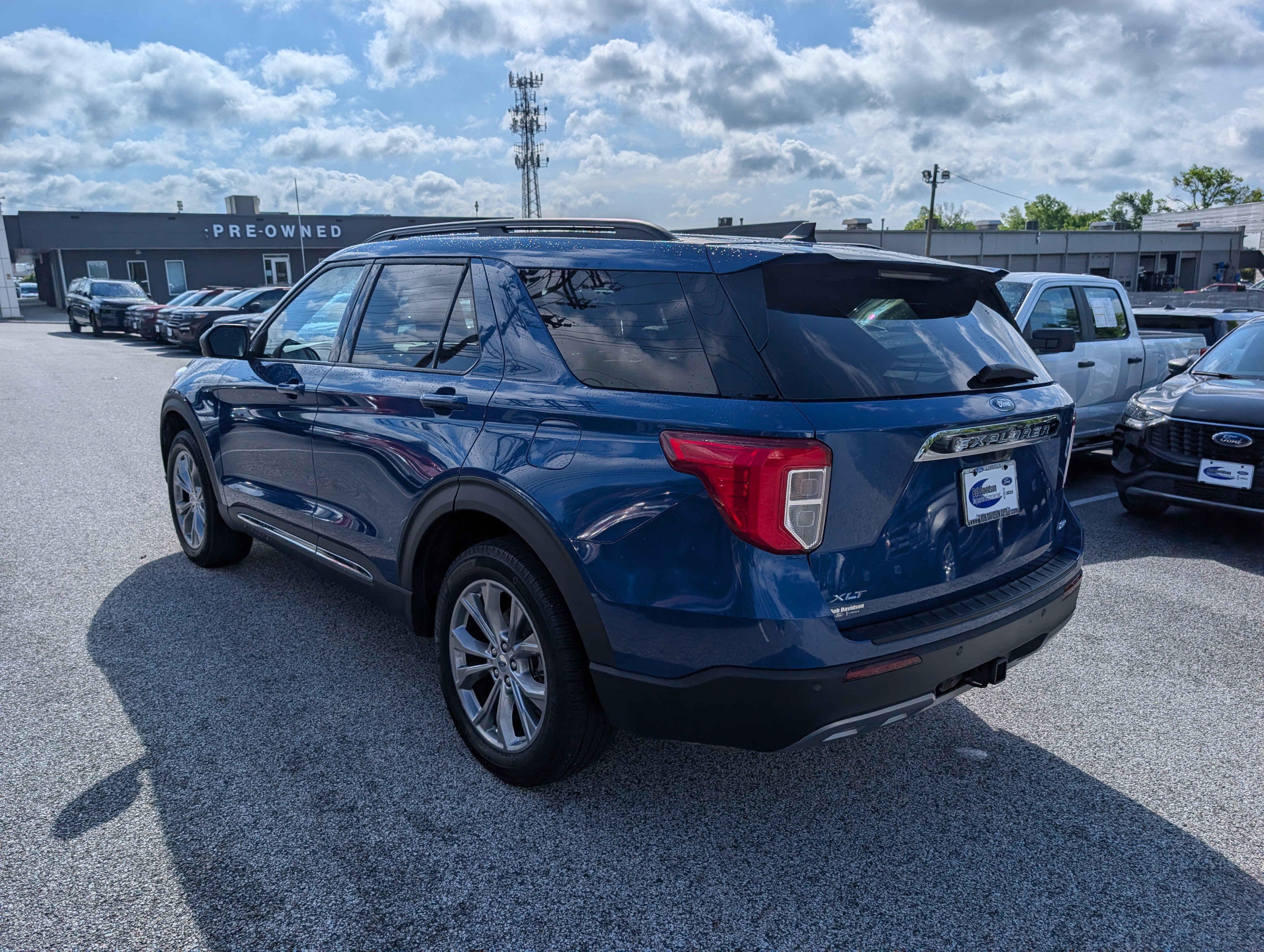 Certified 2023 Ford Explorer XLT w/ Equipment Group 202A AWD/4WD image 5