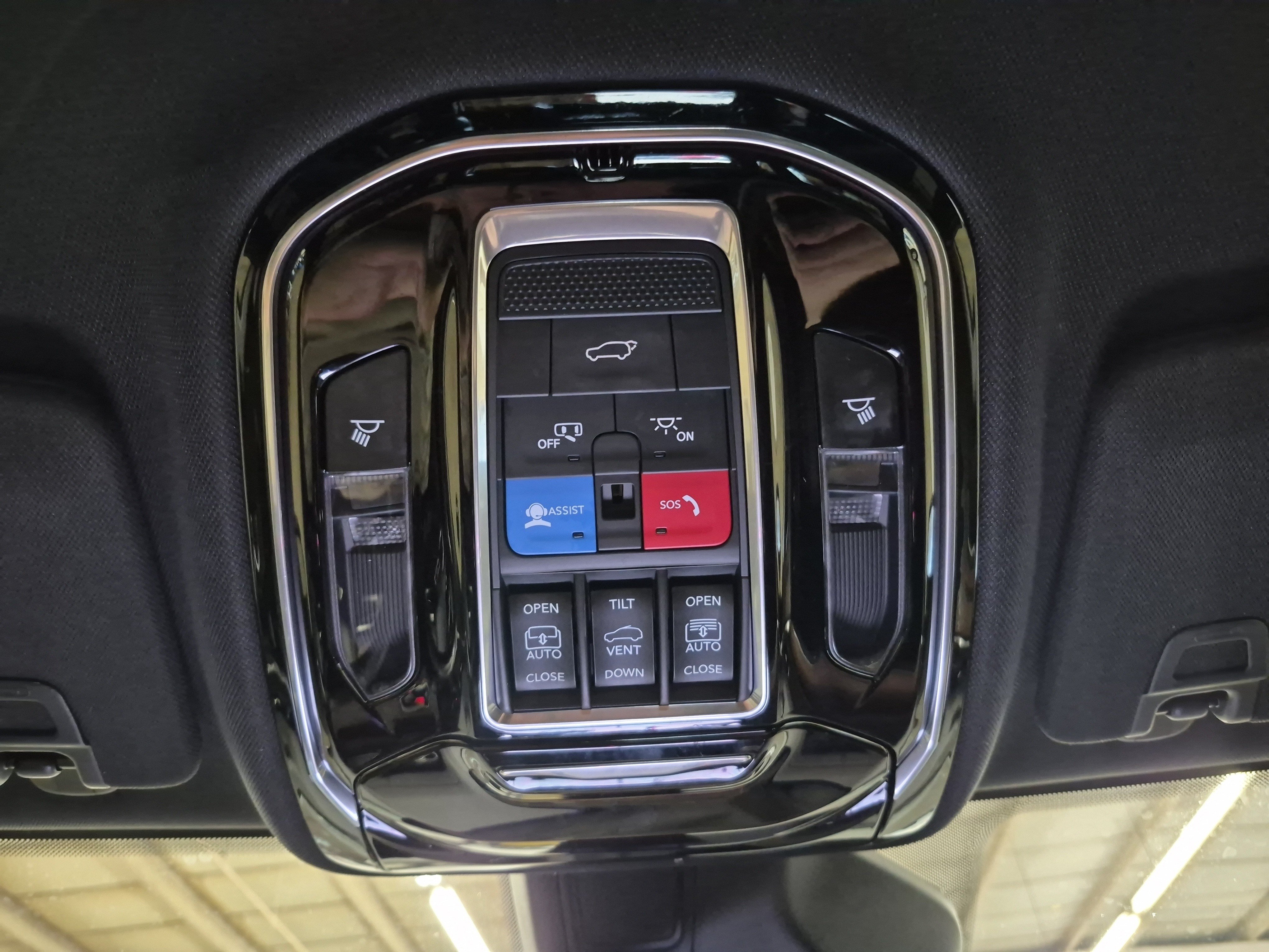 Used 2021 Jeep Grand Cherokee L Summit w/ Luxury Tech Group V AWD/4WD image 46