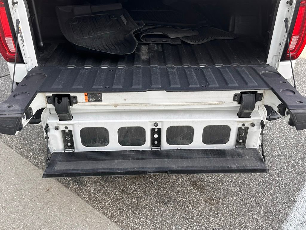 Used 2022 GMC Sierra 1500 Denali w/ Driver Alert Package II AWD/4WD image 17