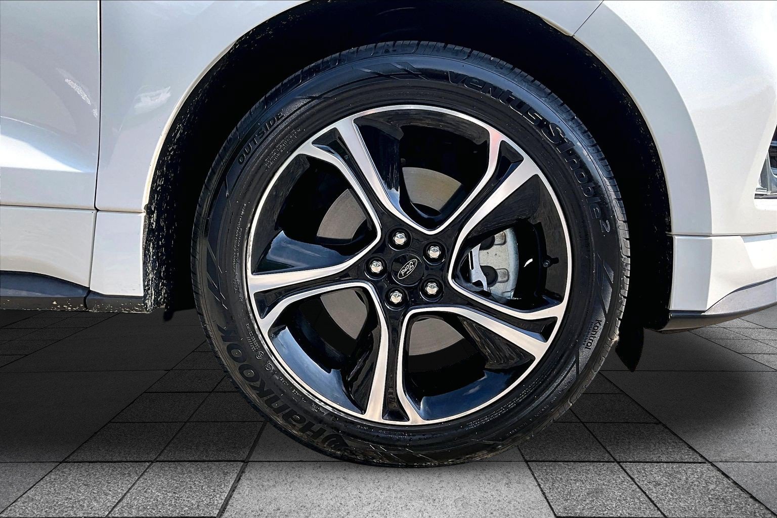 Certified 2020 Ford Edge ST w/ Cold Weather Package AWD/4WD image 8