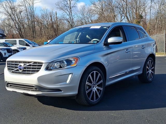 Used 2017 Volvo XC60 T6 Inscription w/ Climate Package image 4