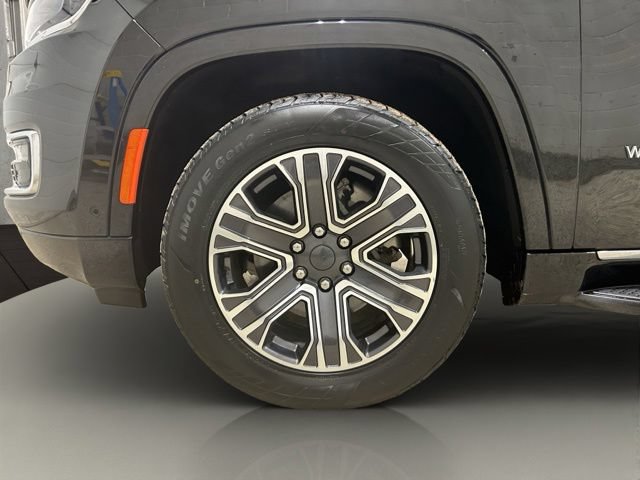 Used 2023 Jeep Wagoneer L Series II AWD/4WD image 25