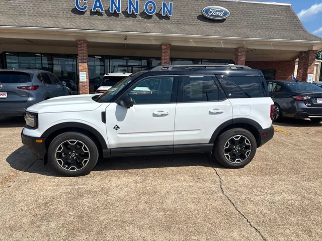 Certified 2025 Ford Bronco Sport Outer Banks w/ Outer Banks Tech Package+ AWD/4WD image 2