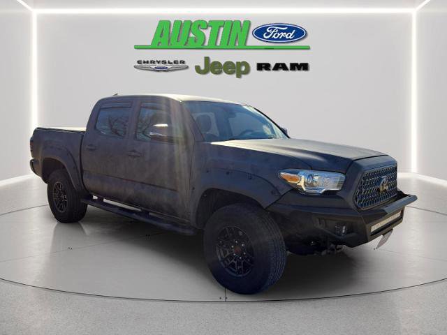 Used 2018 Toyota Tacoma TRD Off-Road w/ Technology Package image 3