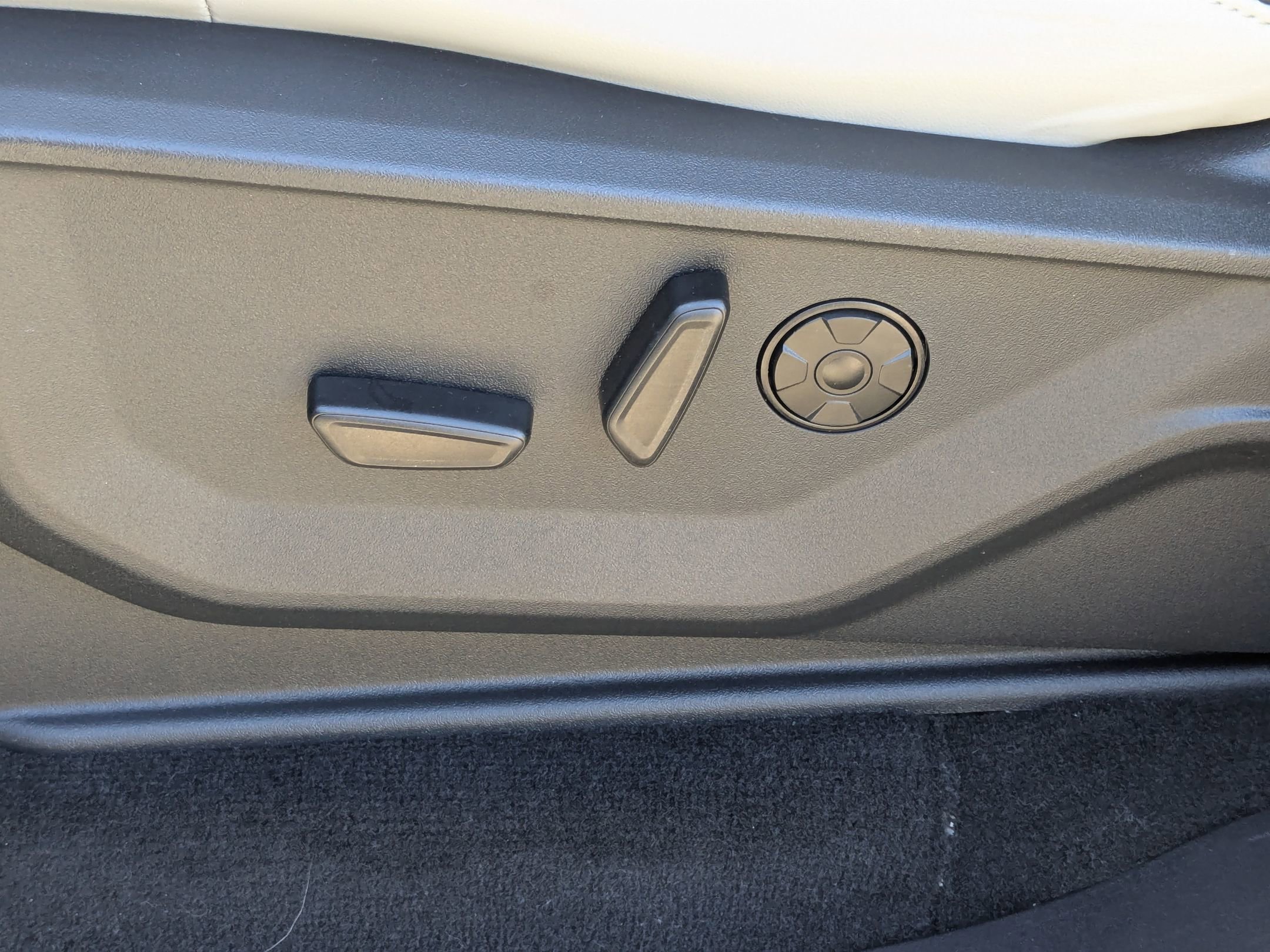 Certified 2025 Ford Expedition Platinum w/ Platinum Ultimate Package image 17