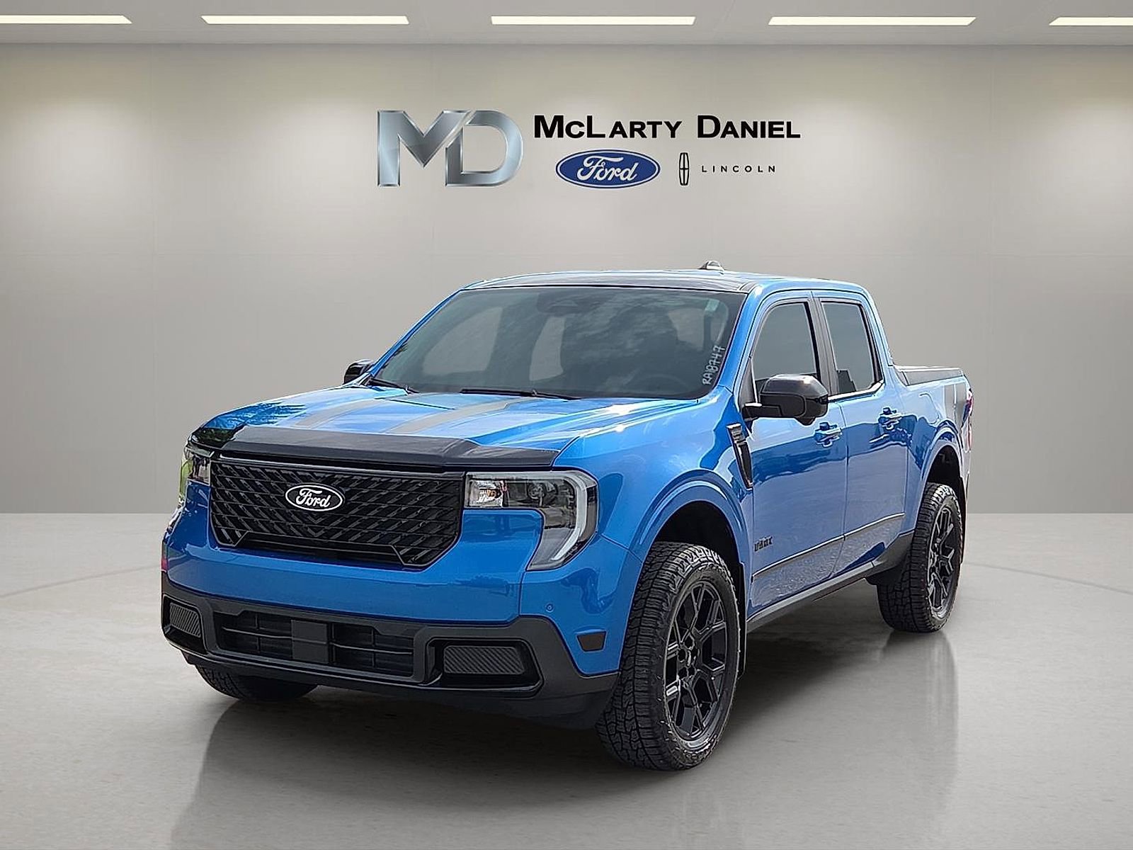 Certified 2025 Ford Maverick Lariat w/ Black Appearance Package AWD/4WD image 2