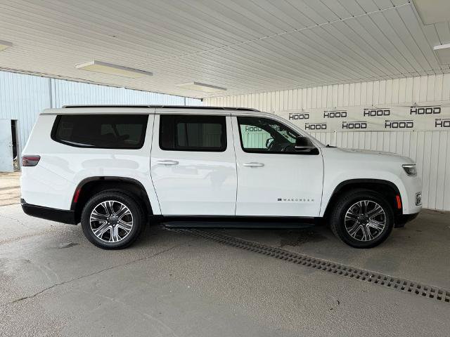 Used 2024 Jeep Wagoneer L Series II RWD image 24