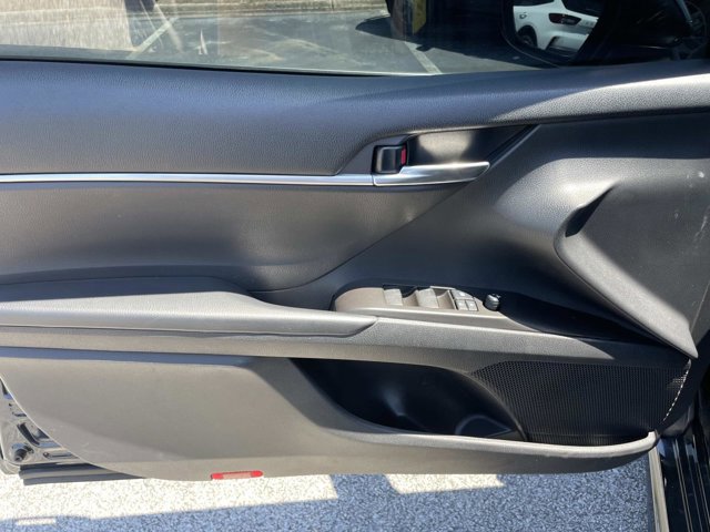 Used 2021 Toyota Camry SE FWD image 16