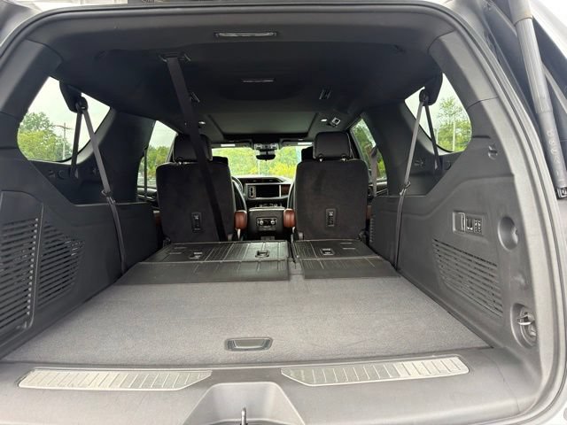 Used 2023 GMC Yukon XL Denali Ultimate AWD/4WD image 15