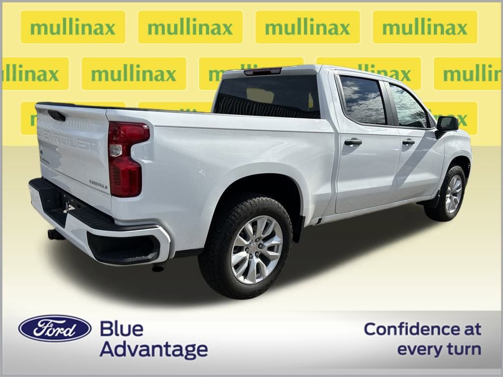 Used 2025 Chevrolet Silverado 1500 Custom image 3