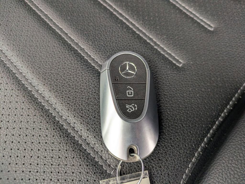 Used 2023 Mercedes-Benz GLC 300 GLC 300 image 49