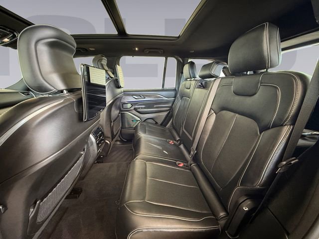 Used 2023 Jeep Grand Cherokee Overland w/ Advanced Protech Group III AWD/4WD image 16