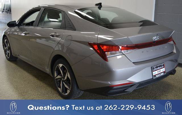 Used 2023 Hyundai Elantra SEL w/ Convenience Package FWD image 3