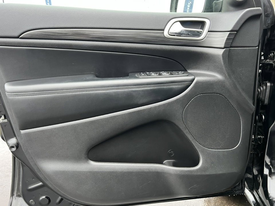 Used 2022 Jeep Grand Cherokee Laredo X image 14