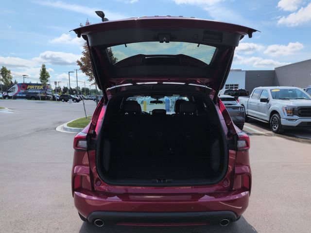 Certified 2024 Ford Escape ST-Line w/ Tech Pack #1 AWD/4WD image 18