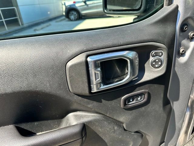 Used 2018 Jeep Wrangler Unlimited Sport S AWD/4WD image 30
