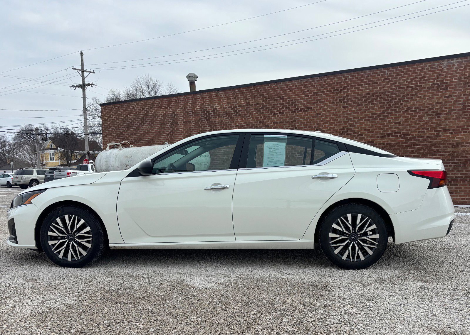 Used 2025 Nissan Altima 2.5 SV image 2